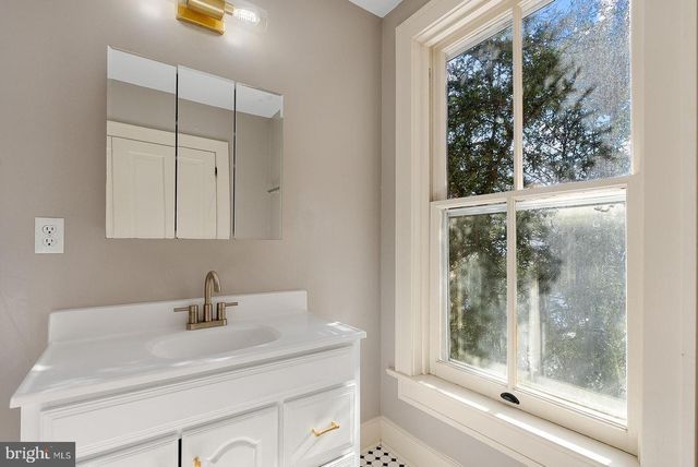 132 AMHERST ST, Winchester, VA 22601