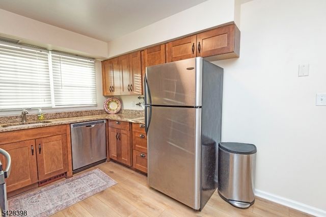 57 Oriole Dr, Allamuchy Twp., NJ 07840