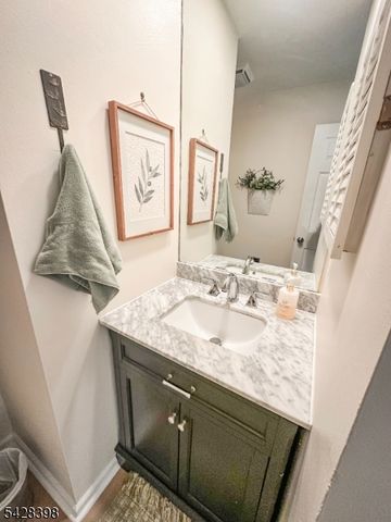 57 Oriole Dr, Allamuchy Twp., NJ 07840