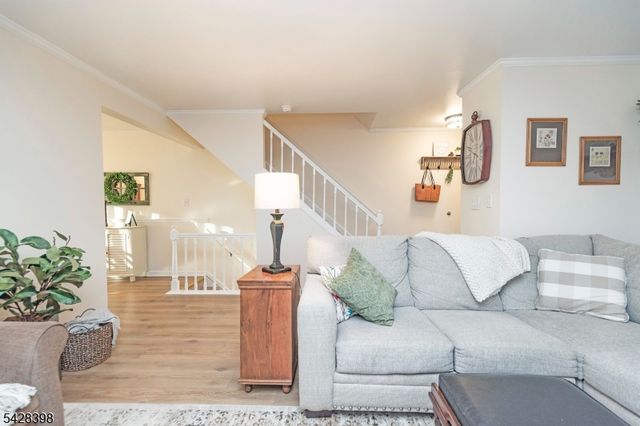 57 Oriole Dr, Allamuchy Twp., NJ 07840