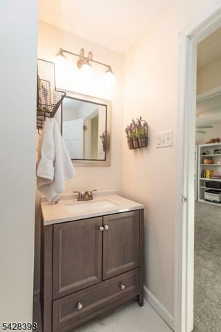 57 Oriole Dr, Allamuchy Twp., NJ 07840
