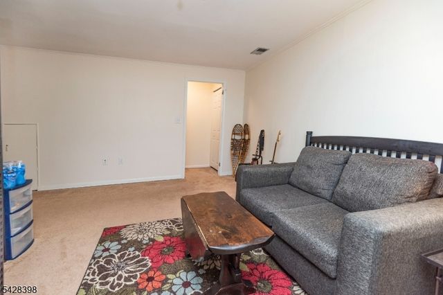 57 Oriole Dr, Allamuchy Twp., NJ 07840