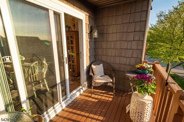 57 Oriole Dr, Allamuchy Twp., NJ 07840