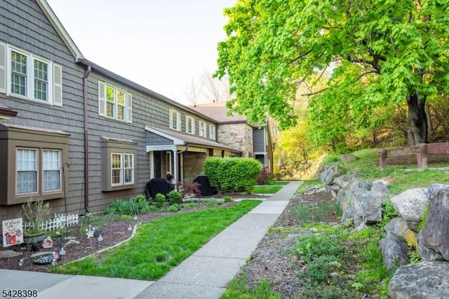 57 Oriole Dr, Allamuchy Twp., NJ 07840