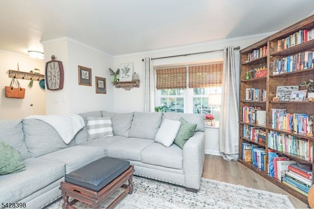 57 Oriole Dr, Allamuchy Twp., NJ 07840