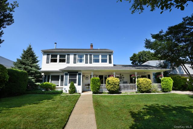 15 Hilltop Road, Levittown, NY 11756