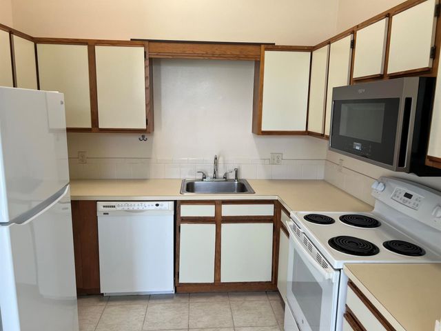 5879 SE Wilsie Drive, Stuart, FL 34997