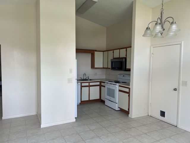 5879 SE Wilsie Drive, Stuart, FL 34997