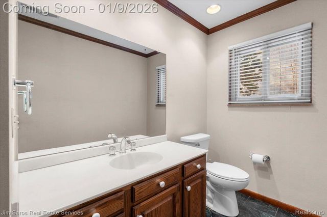 81 Moross Road, Grosse Pointe Farms, MI 48236