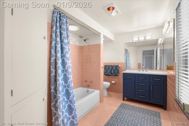 81 Moross Road, Grosse Pointe Farms, MI 48236