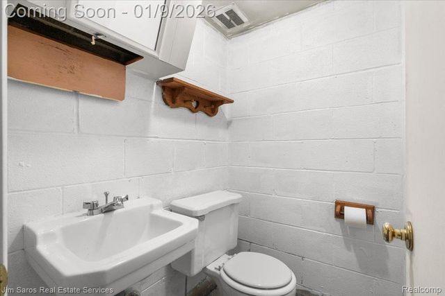 81 Moross Road, Grosse Pointe Farms, MI 48236