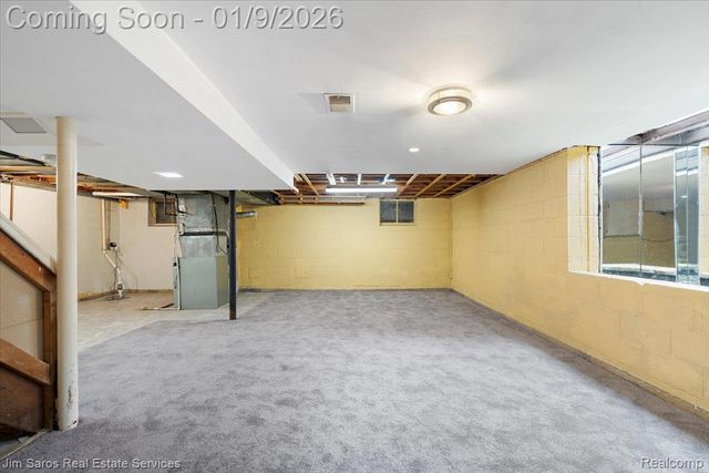 81 Moross Road, Grosse Pointe Farms, MI 48236