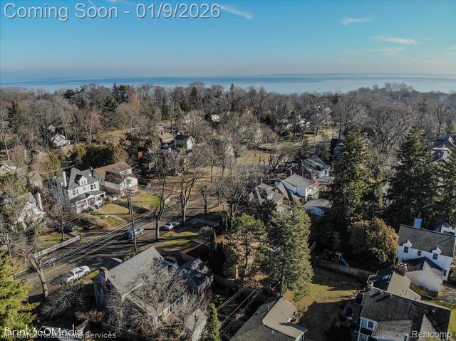 81 Moross Road, Grosse Pointe Farms, MI 48236