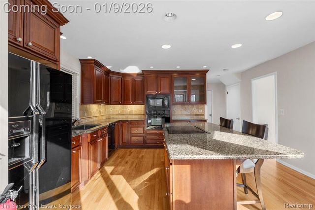 81 Moross Road, Grosse Pointe Farms, MI 48236