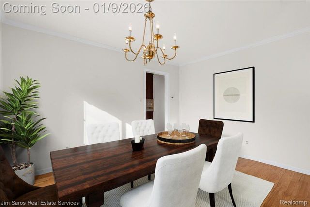 81 Moross Road, Grosse Pointe Farms, MI 48236