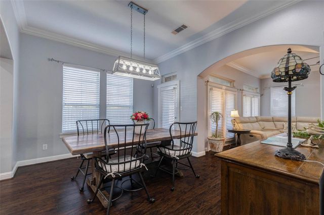 28 Versante Court, Houston, TX 77070