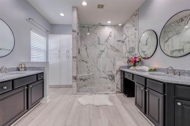 28 Versante Court, Houston, TX 77070