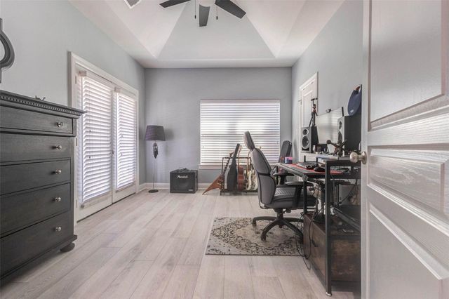 28 Versante Court, Houston, TX 77070