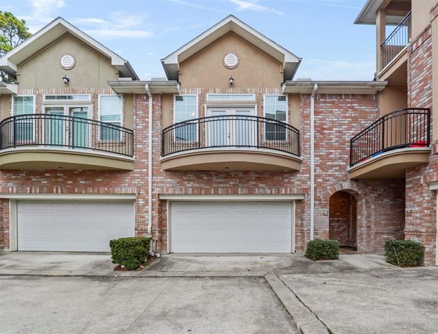 28 Versante Court, Houston, TX 77070