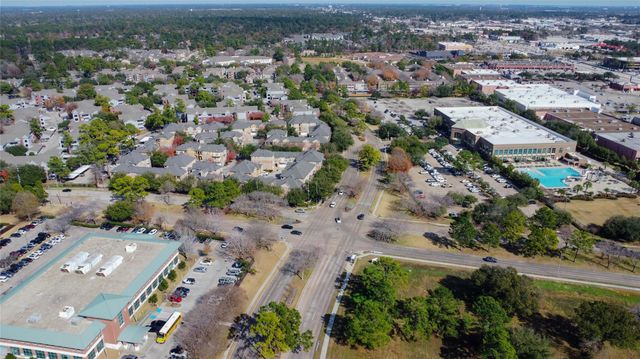 28 Versante Court, Houston, TX 77070