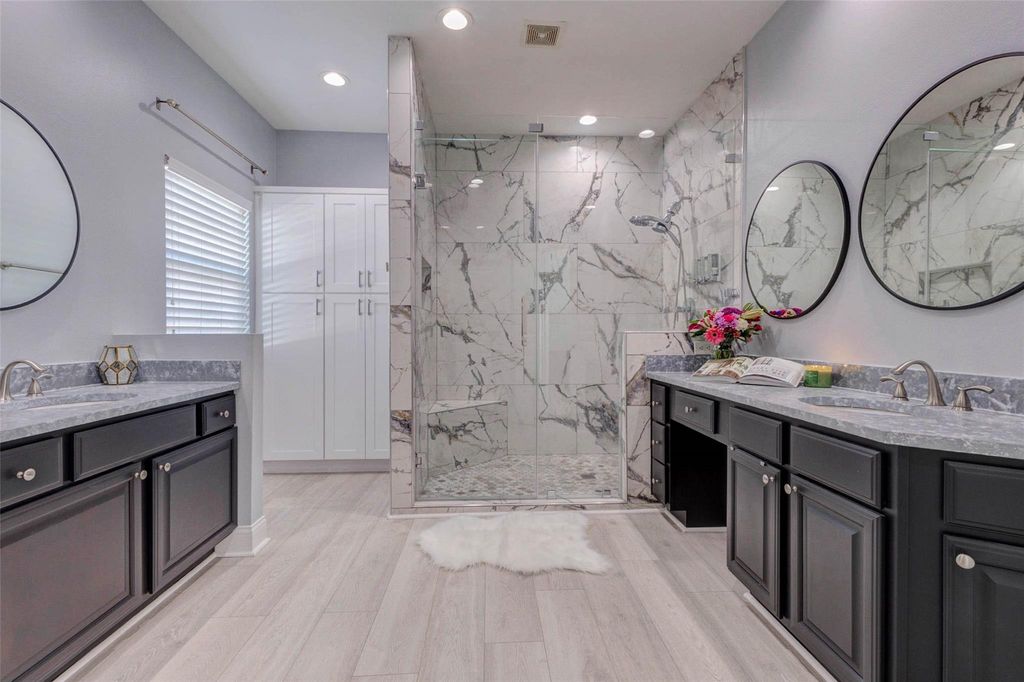 28 Versante Court, Houston, TX 77070