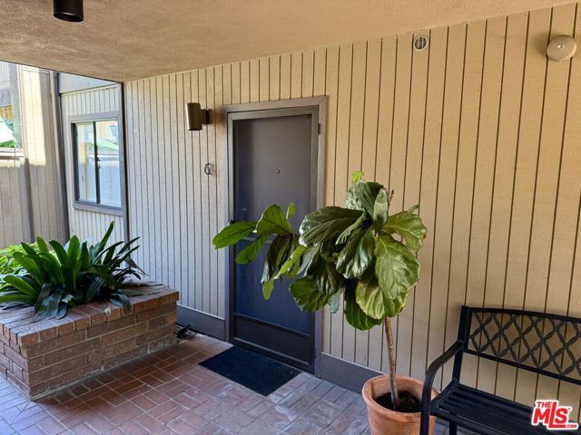853 Larrabee Street 6, West Hollywood, CA 90069