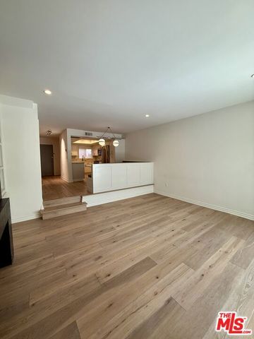 853 Larrabee Street 6, West Hollywood, CA 90069