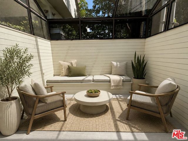 853 Larrabee Street 6, West Hollywood, CA 90069