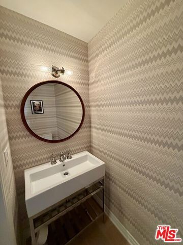 853 Larrabee Street 6, West Hollywood, CA 90069