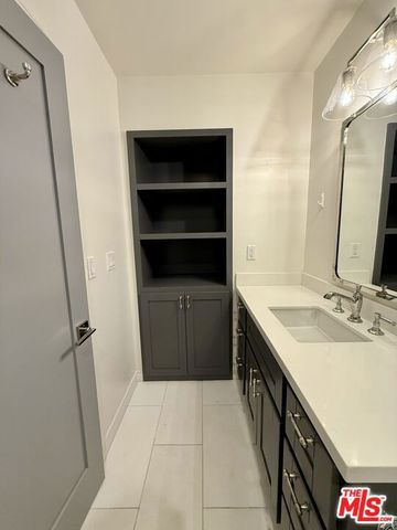 853 Larrabee Street 6, West Hollywood, CA 90069