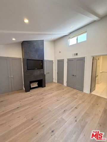 853 Larrabee Street 6, West Hollywood, CA 90069