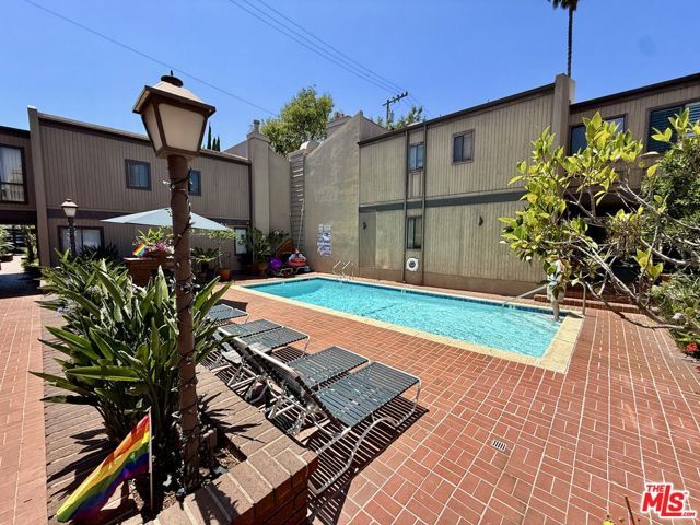 853 Larrabee Street 6, West Hollywood, CA 90069