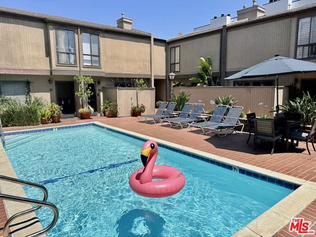 853 Larrabee Street 6, West Hollywood, CA 90069