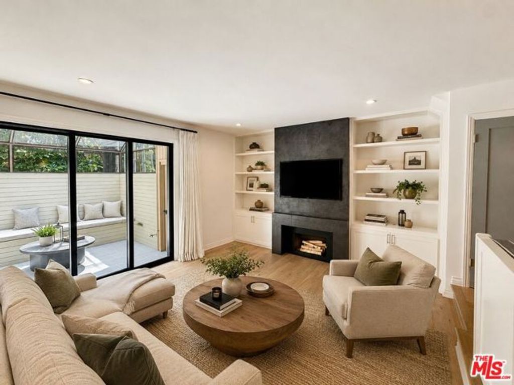 853 Larrabee Street 6, West Hollywood, CA 90069