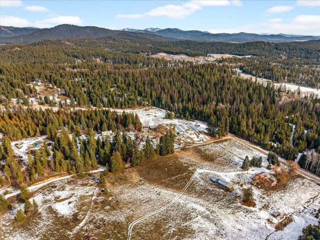 4467 F Williamson Rd, Clayton, WA 99110