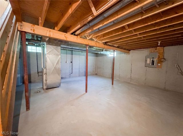 1004 Bellows Street, Akron, OH 44311