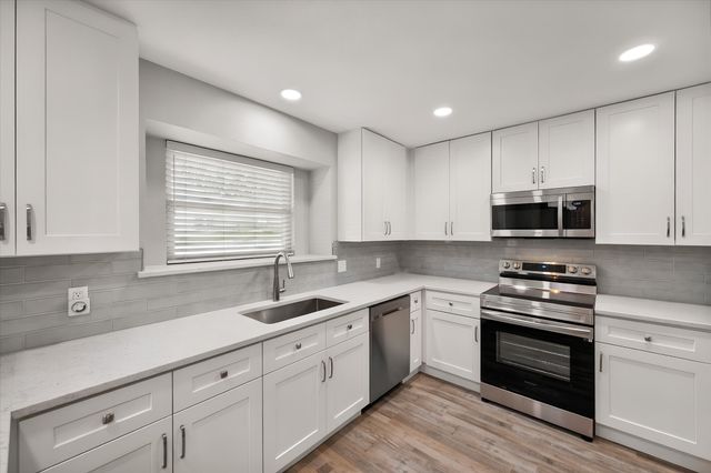 3204 Brown Trail, Bedford, TX 76021
