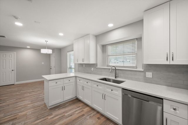 3204 Brown Trail, Bedford, TX 76021