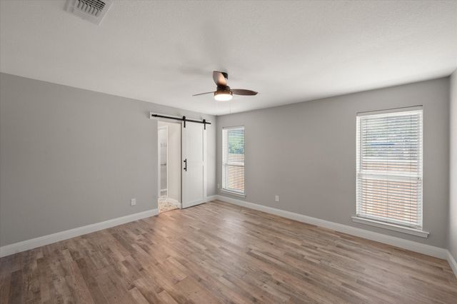3204 Brown Trail, Bedford, TX 76021