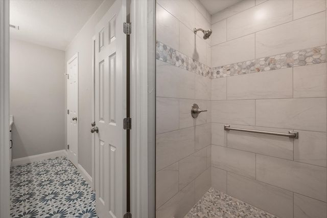 3204 Brown Trail, Bedford, TX 76021