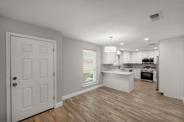 3204 Brown Trail, Bedford, TX 76021