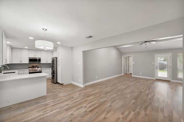 3204 Brown Trail, Bedford, TX 76021