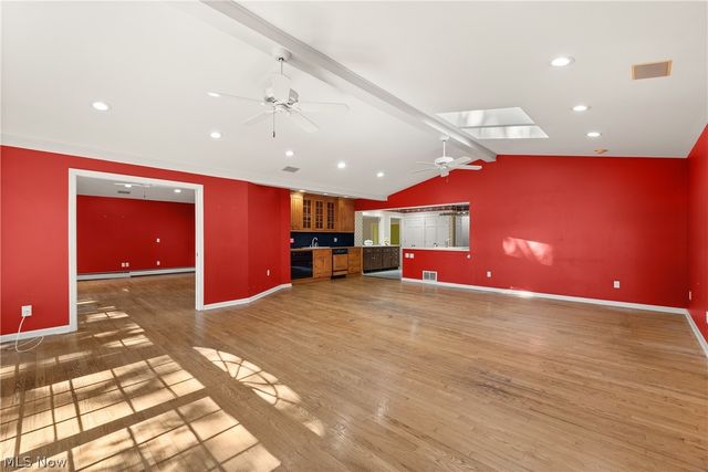 1385 Queen Annes Gate, Westlake, OH 44145