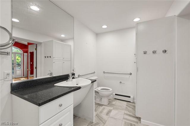 1385 Queen Annes Gate, Westlake, OH 44145
