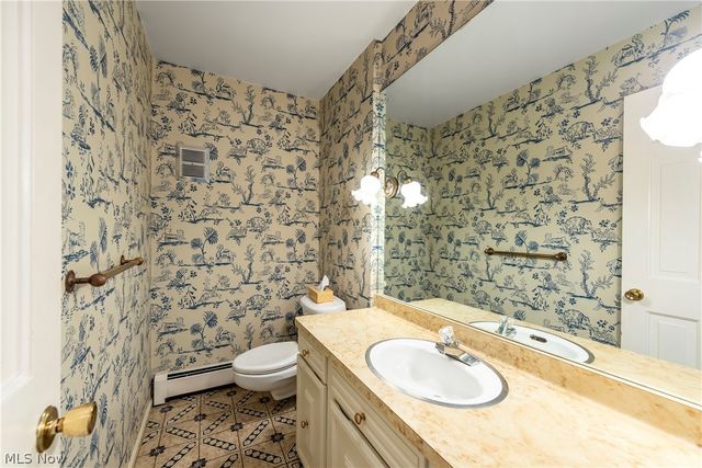 1385 Queen Annes Gate, Westlake, OH 44145
