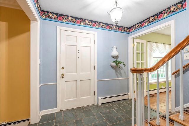 1385 Queen Annes Gate, Westlake, OH 44145
