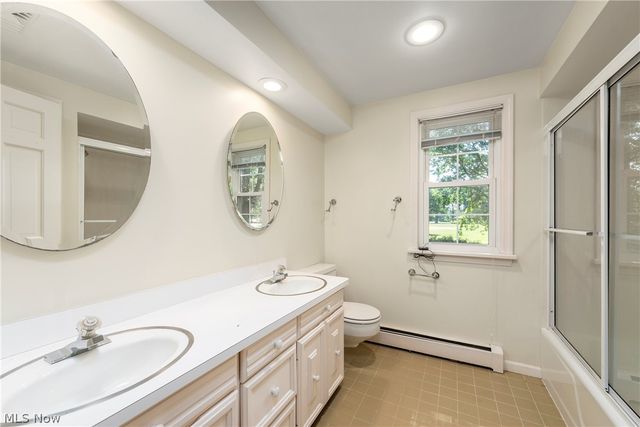 1385 Queen Annes Gate, Westlake, OH 44145