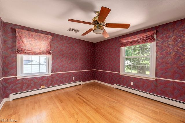 1385 Queen Annes Gate, Westlake, OH 44145