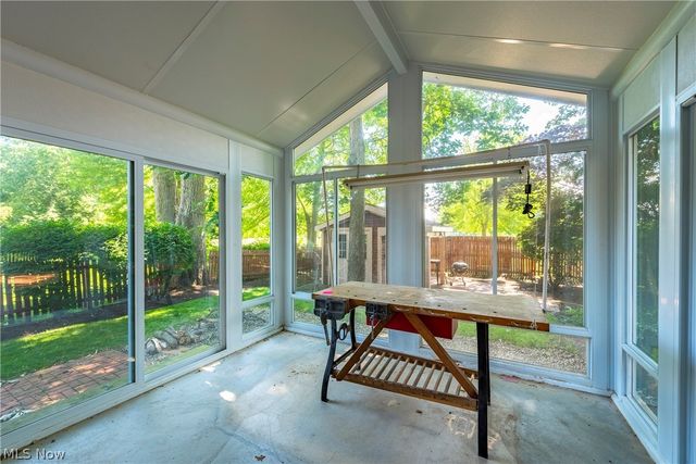 1385 Queen Annes Gate, Westlake, OH 44145