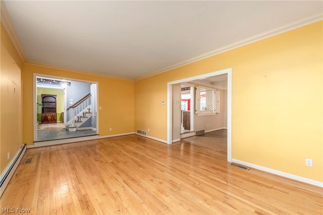 1385 Queen Annes Gate, Westlake, OH 44145